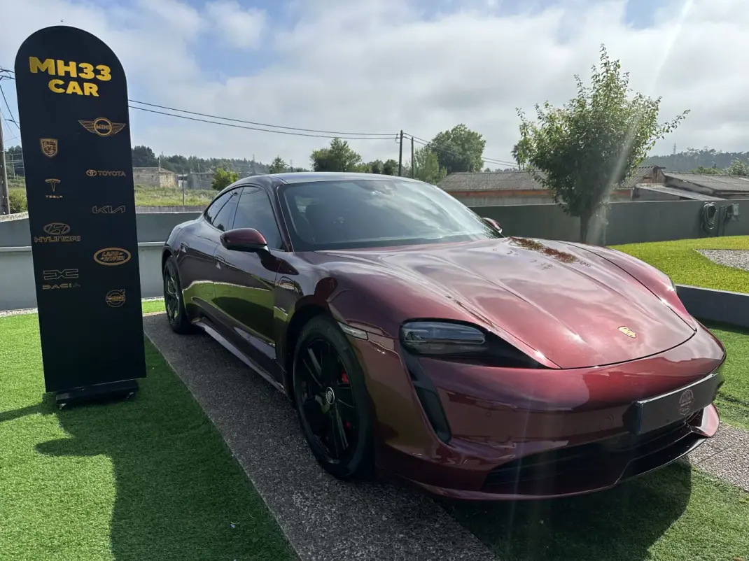 Porsche Taycan 2020 - 49900 EUR, 100000 km - AUTO.MOTO.pt - 100000km - foto 1 de 61