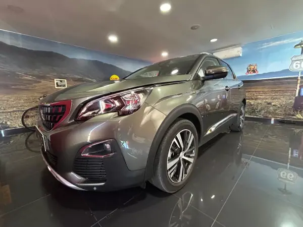 Peugeot 3008 1.5 BlueHDi Allure 2018 Diesel — 83 894 km Peugeot 3008 1.5 BlueHDi Allure 2018 Diesel