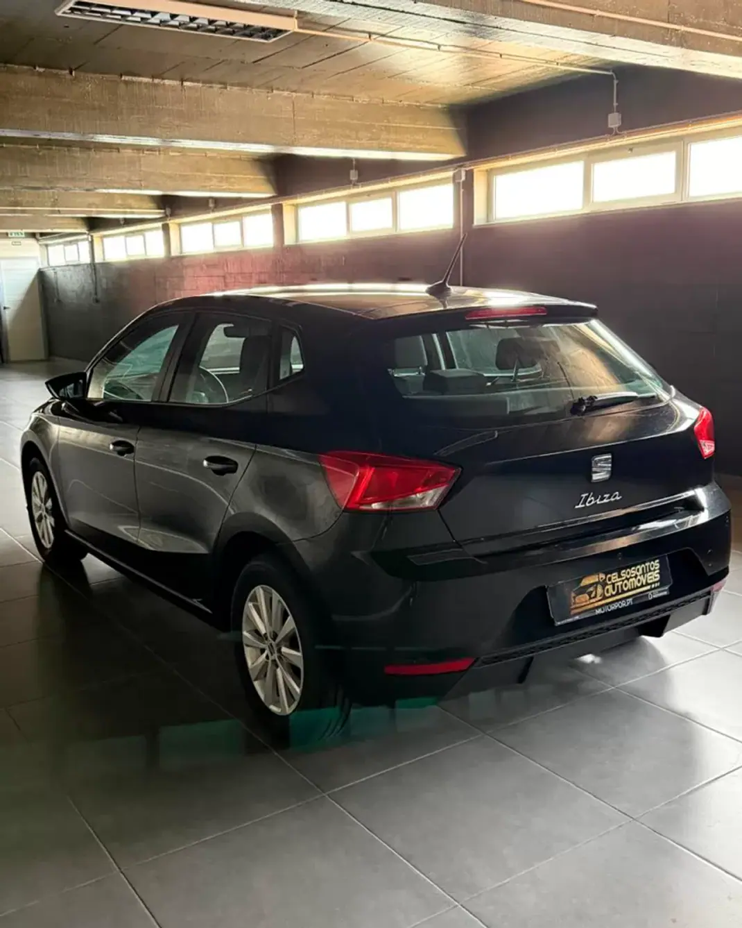 SEAT Ibiza 2024 - 15400 EUR, 43850 km - AUTO.MOTO.pt - 43850km - foto 7 de 14