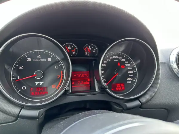Audi TT Roadster 2007 - 16950 EUR, 132000 km - AUTO.MOTO.pt - 132000km - foto 8 de 10
