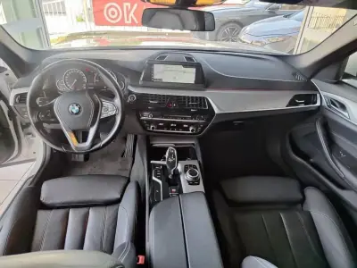 BMW 520 2017 - 23500 EUR, 165600 km - AUTO.MOTO.pt - 165600km - foto 19 de 38