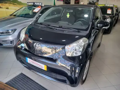 Toyota iQ 2010 - 7490 EUR, 104014 km - foto 2 de 33