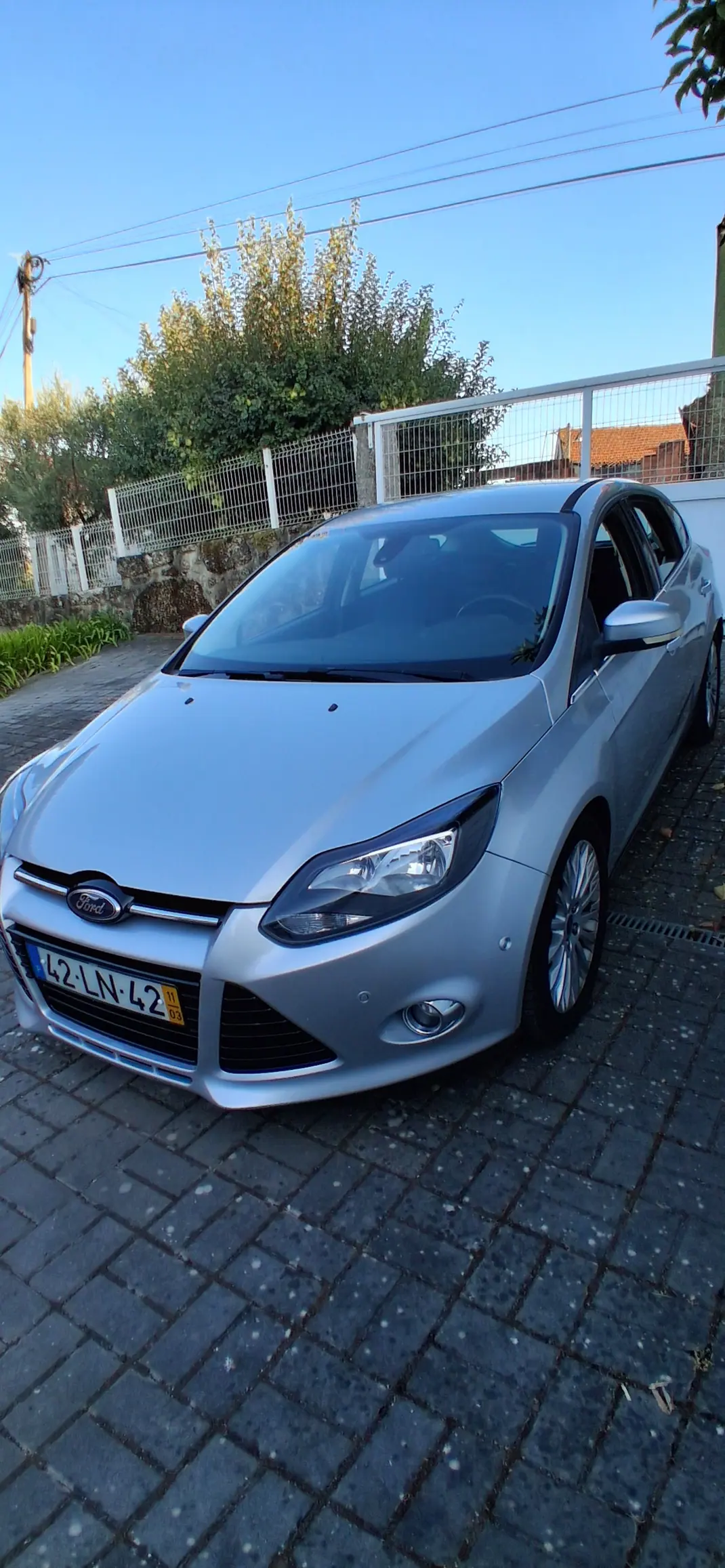 Ford Focus 2011 - 6500 EUR, 208000 km - AUTO.MOTO.pt - 208000km - foto 1 de 8