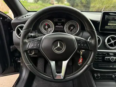 Mercedes-Benz A 180 2015 - 14950 EUR, 180700 km - AUTO.MOTO.pt - 180700km - foto 13 de 37