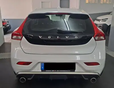 Volvo V40 2015 - 12990 EUR, 179950 km - AUTO.MOTO.pt - 179950km - foto 5 de 29