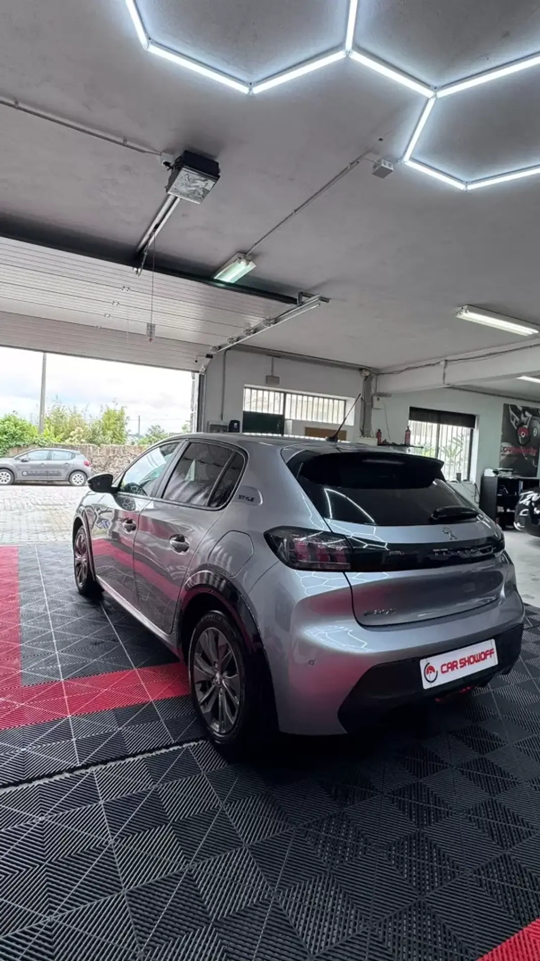 Peugeot e-208 2023 - 19900 EUR, 47000 km - AUTO.MOTO.pt - 47000km - foto 5 de 10