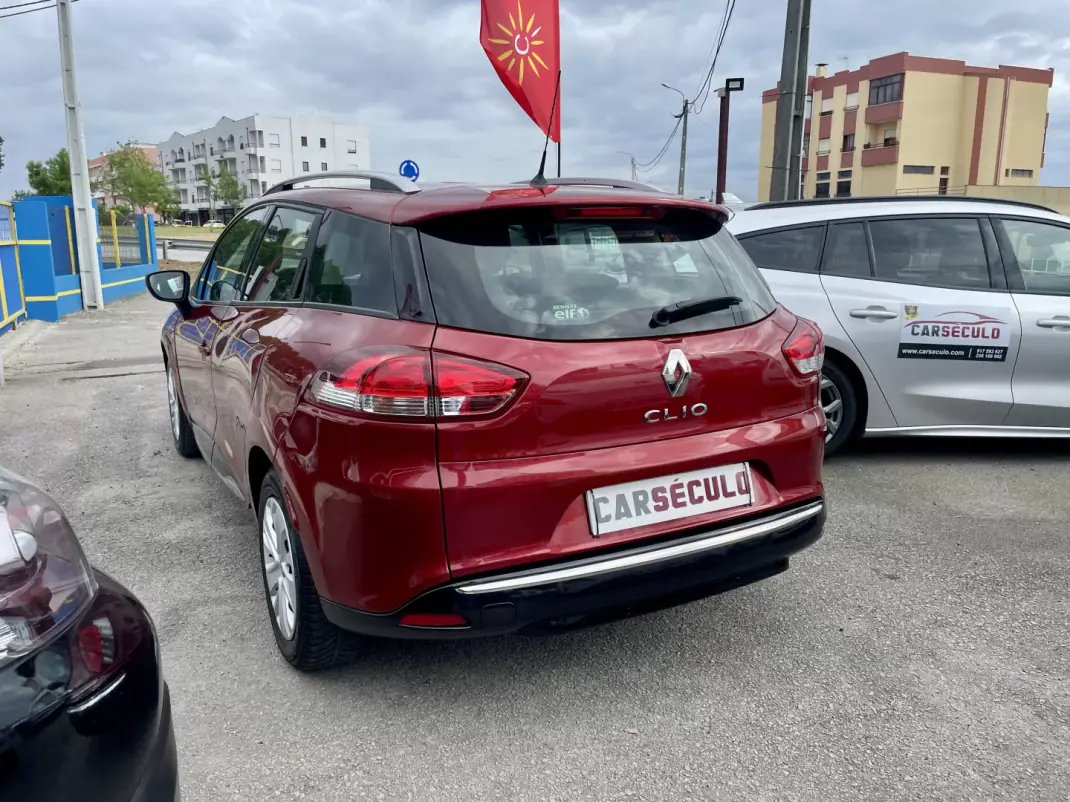 Renault Clio Sport Tourer 2018 - 11950 EUR, 87109 km - AUTO.MOTO.pt - 87109km - foto 4 de 27