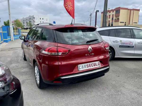 Renault Clio Sport Tourer 2018 - 11350 EUR, 87109 km - AUTO.MOTO.pt - 87109km - foto 4 de 27