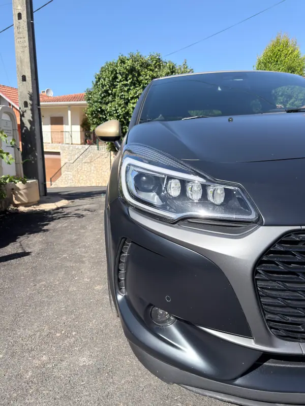 DS DS3 2018 - 16800 EUR, 130000 km - AUTO.MOTO.pt - 130000km - foto 2 de 15
