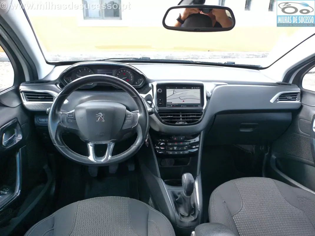 Peugeot 208 2019 - 12250 EUR, 136000 km - AUTO.MOTO.pt - 136000km - foto 16 de 23