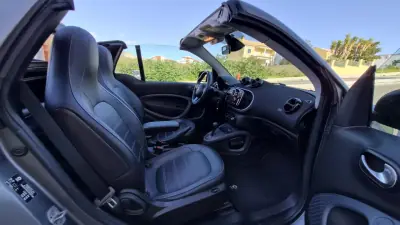 Smart Fortwo Cabrio 2018 - 15480 EUR, 38000 km - AUTO.MOTO.pt - 38000km - foto 2 de 19