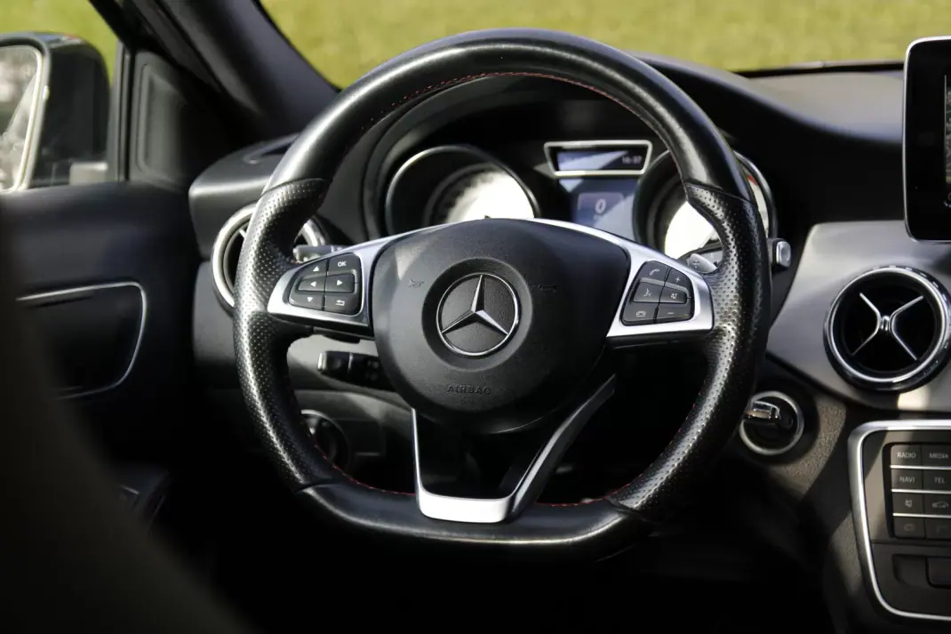Mercedes-Benz GLA 180 2016 - 22500 EUR, 148000 km - AUTO.MOTO.pt - 148000km - foto 19 de 32