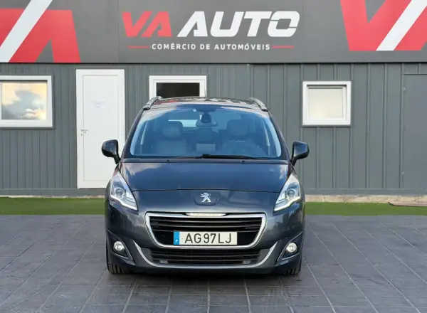 Peugeot 5008 2015 - 9900 EUR, 214000 km - AUTO.MOTO.pt - 214000km - foto 2 de 26