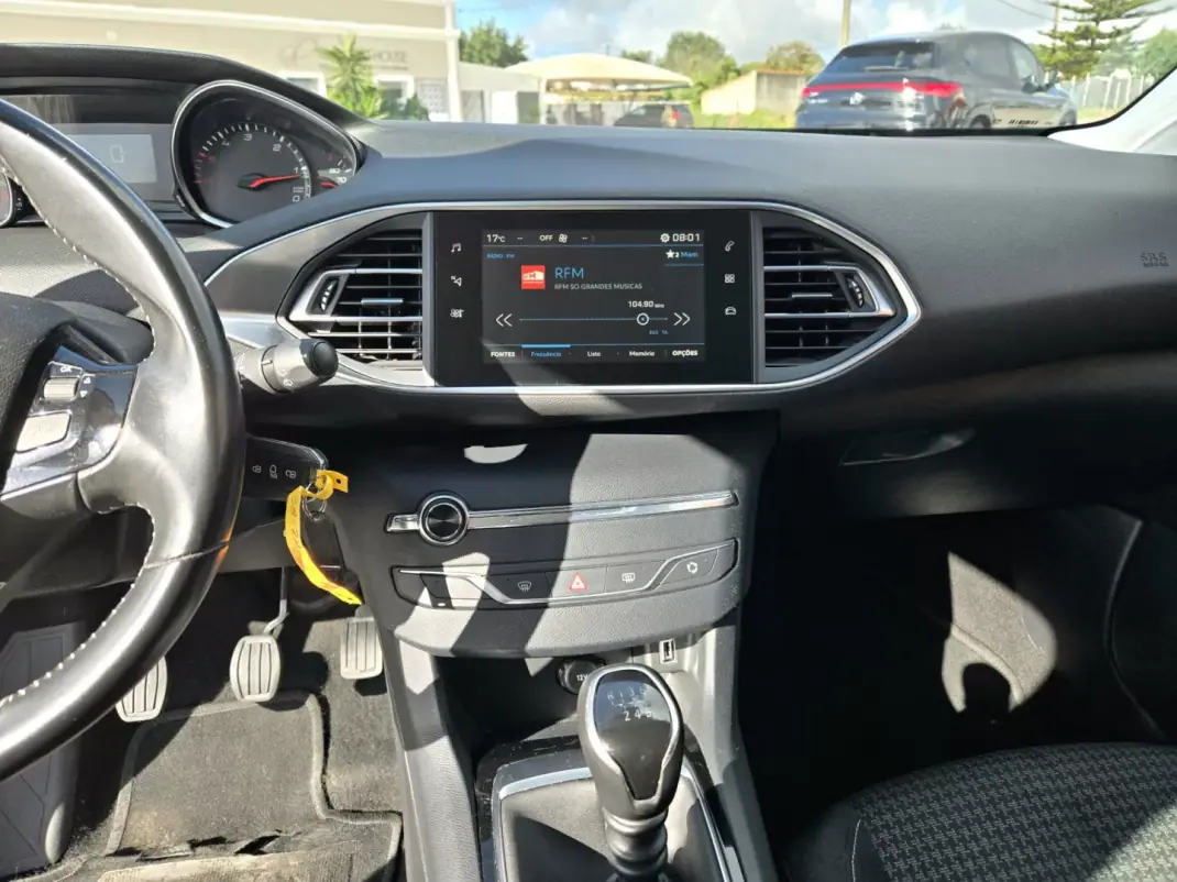 Peugeot 308 2019 - 11950 EUR, 112567 km - AUTO.MOTO.pt - 112567km - foto 8 de 10