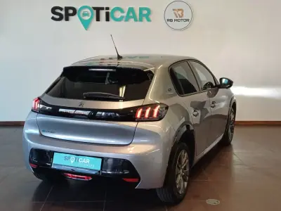 Peugeot 208 2023 - 27000 EUR, 24150 km - AUTO.MOTO.pt - 24150km - foto 42 de 45