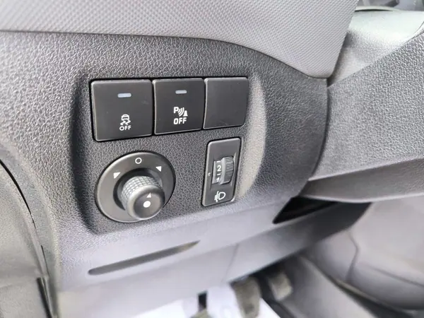 Citroën Berlingo 1.6 HDI L2 3L FRIO + ISOTERMICA 2016 - 14950 EUR, 292742 km - AUTO.MOTO.pt - 292742km - foto 34 de 43