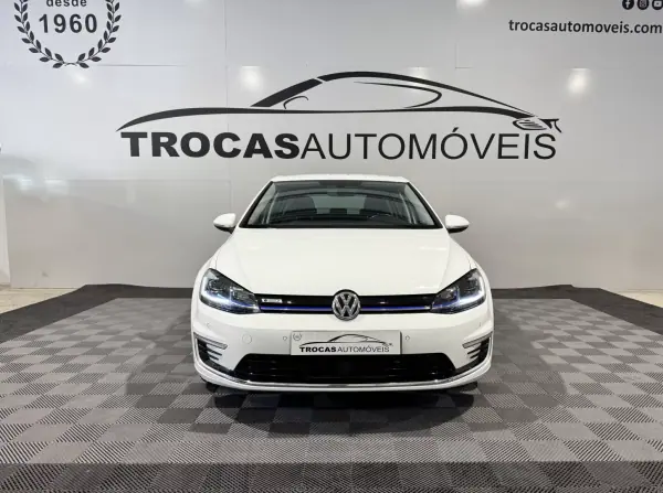 Volkswagen e-Golf 2020 — foto 2 de 45