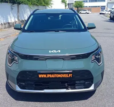 Kia e-Niro 2024 - 27990 EUR, 77660 km - AUTO.MOTO.pt - 77660km - foto 2 de 19