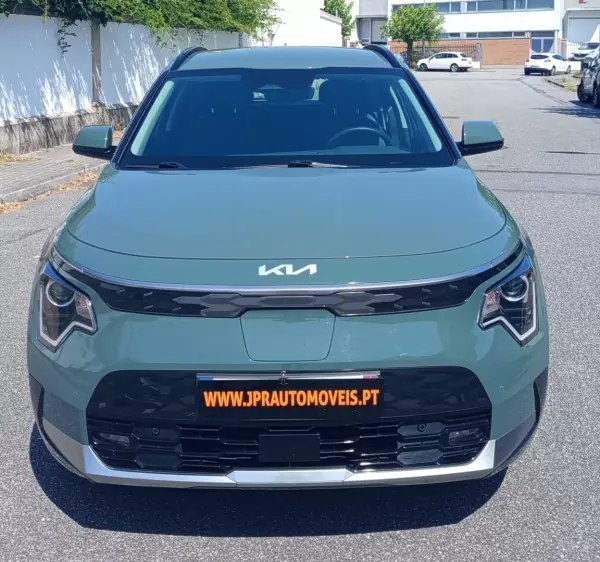 Kia e-Niro 2024 - 27990 EUR, 77660 km - AUTO.MOTO.pt - 77660km - foto 2 de 19