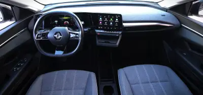 Renault Mégane E-Tech 2022 - 21000 EUR, 31000 km - AUTO.MOTO.pt - 31000km - foto 11 de 29