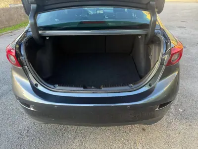 Mazda 3 2016 - 9800 EUR, 223000 km - AUTO.MOTO.pt - 223000km - foto 25 de 29
