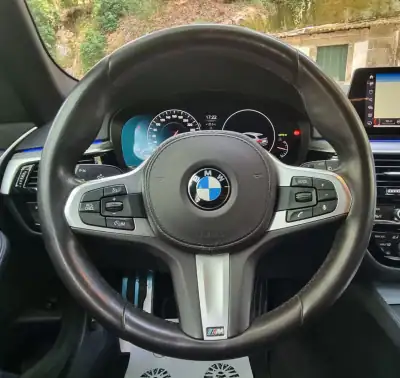 BMW 520 2019 - 31750 EUR, 130000 km - AUTO.MOTO.pt - 130000km - foto 20 de 25