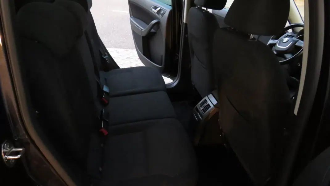 Skoda Yeti 2011 - 11400 EUR, 127000 km - 127000km - foto 10 de 15