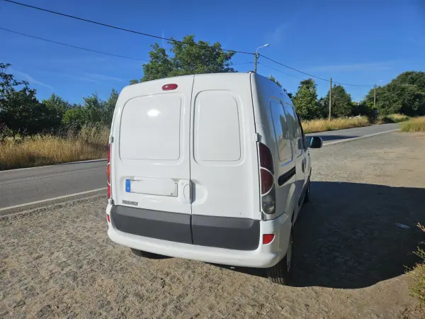 Renault Kangoo 2000 - 2500 EUR, 173000 km - AUTO.MOTO.pt - 173000km - foto 4 de 6
