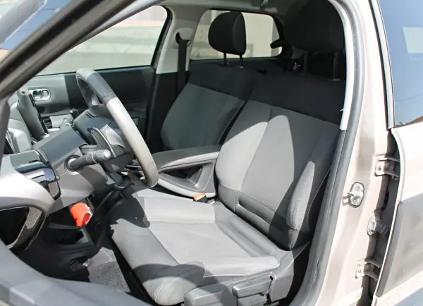 Citroën C4 Cactus 2014 - 11950 EUR, 148141 km - AUTO.MOTO.pt - 148141km - foto 10 de 27