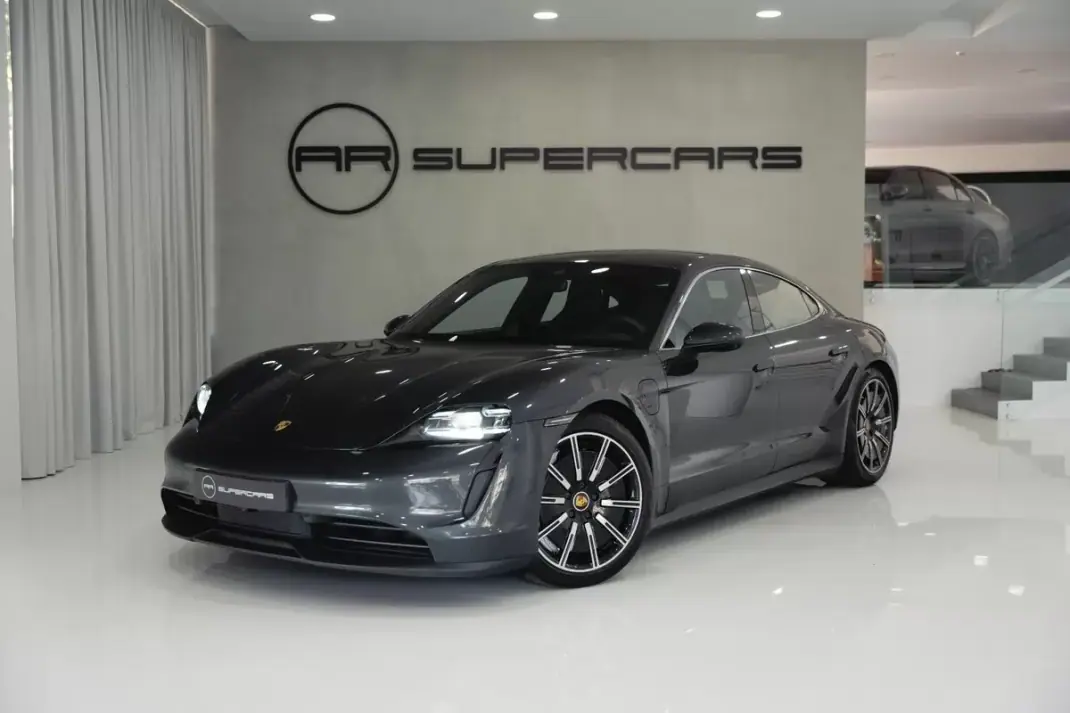 Porsche Taycan 2020 - 59950 EUR, 87282 km - 87282km - foto 2 de 46