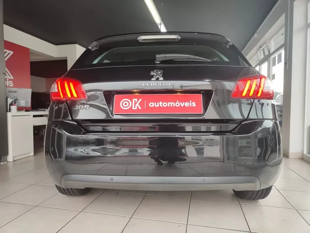 Peugeot 308 2014 - 9350 EUR, 207000 km - AUTO.MOTO.pt - 207000km - foto 8 de 34