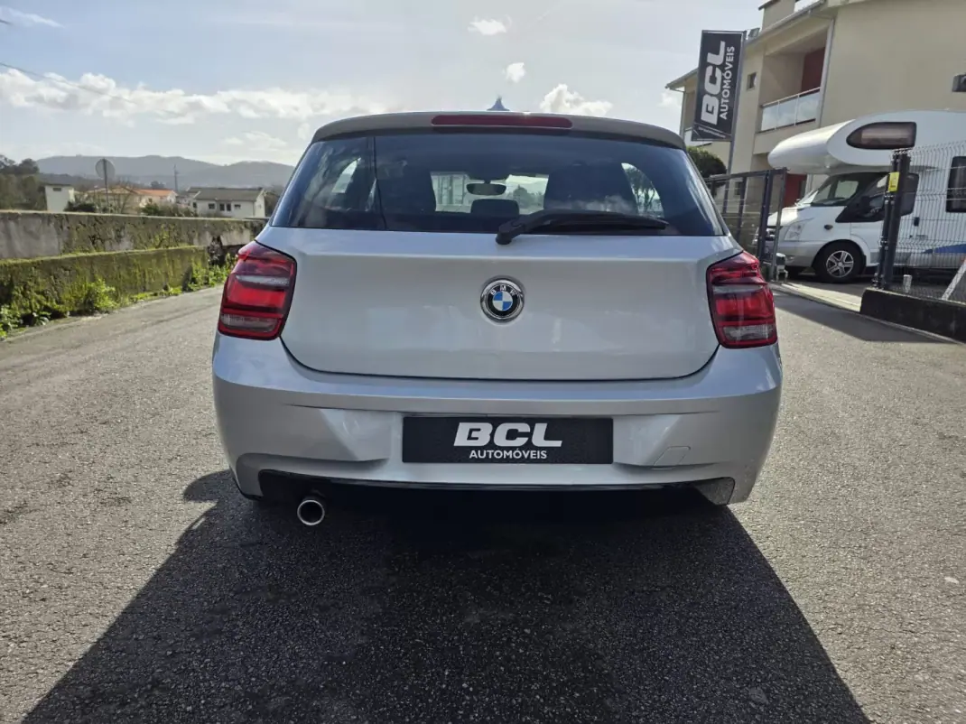 BMW 116 2014 - 11990 EUR, 180000 km - AUTO.MOTO.pt - 180000km - foto 8 de 32