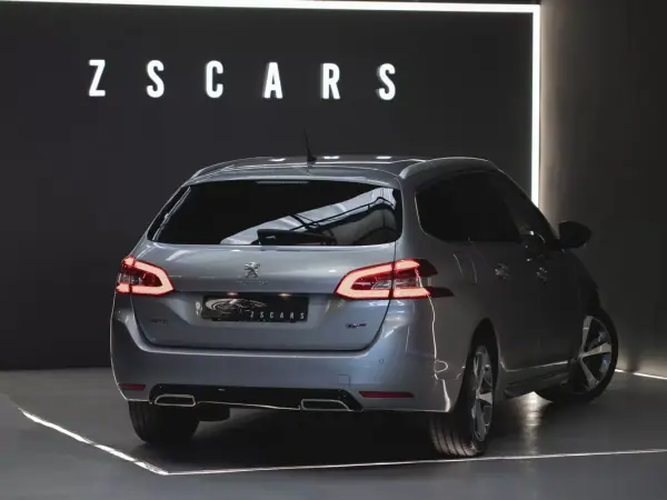 Peugeot 308 SW 2021 - 20990 EUR, 63870 km - AUTO.MOTO.pt - 63870km - foto 6 de 23