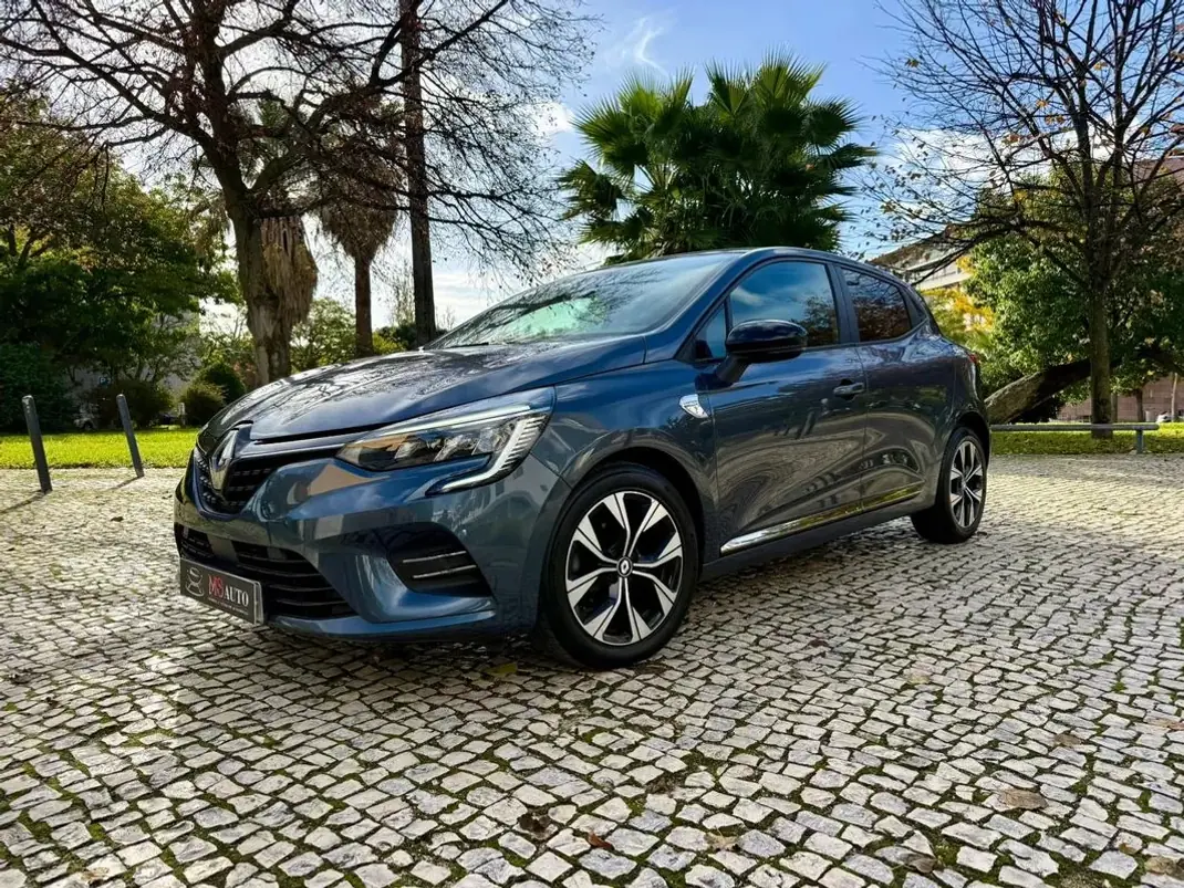 Renault Clio 2022 - 14790 EUR, 78950 km - AUTO.MOTO.pt - 78950km - foto 1 de 36