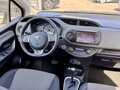 Toyota Yaris 2016 - 14500 EUR, 101000 km - AUTO.MOTO.pt - 101000km - foto 9 de 19