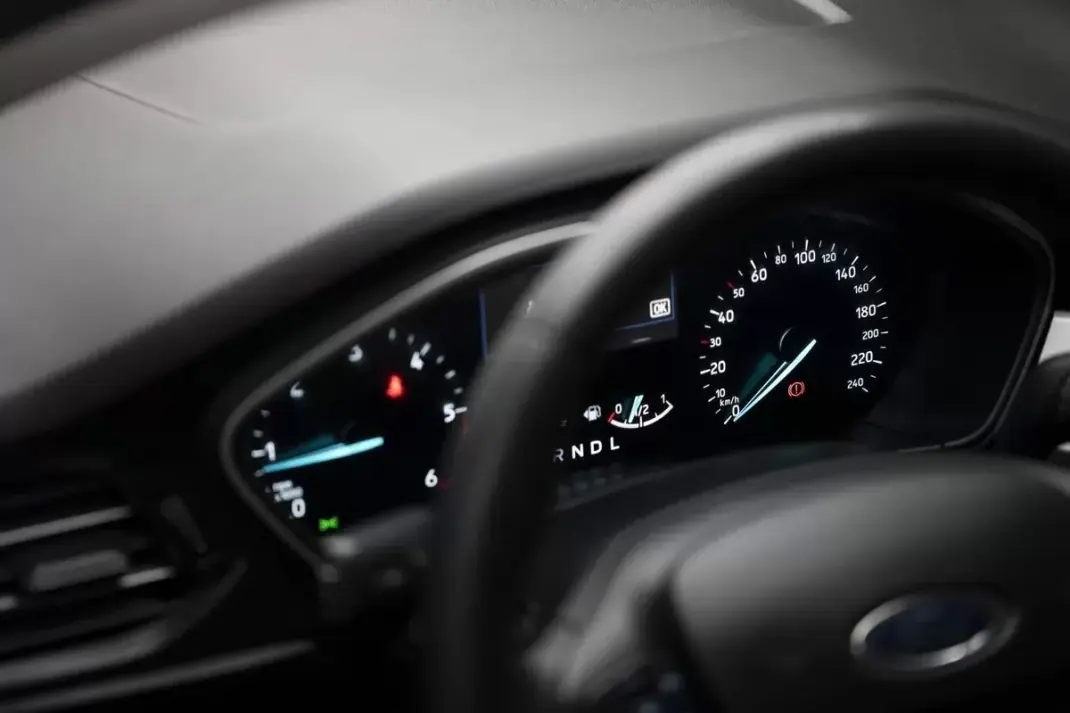 Ford Focus 2021 - 13850 EUR, 196506 km - AUTO.MOTO.pt - 196506km - foto 30 de 42