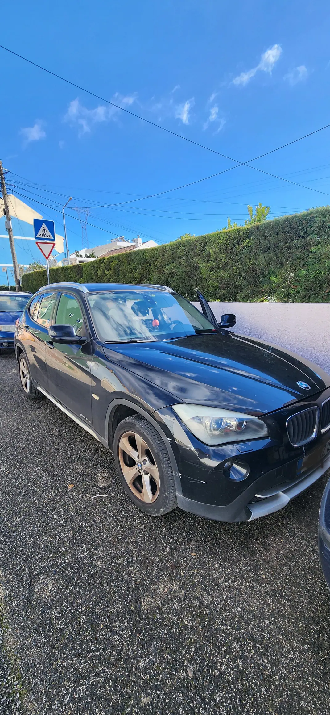 BMW X1 2012 - 9000 EUR, 241000 km - AUTO.MOTO.pt - 241000km - foto 1 de 8
