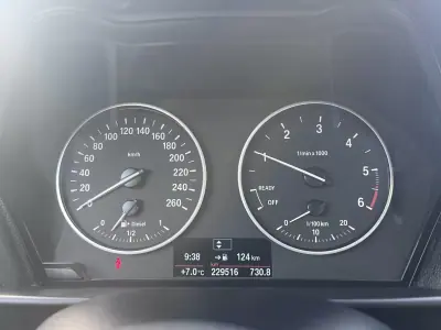 BMW 116 2015 - 12900 EUR, 220000 km - AUTO.MOTO.pt - 220000km - foto 24 de 48