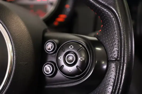 MINI One 2018 - 18950 EUR, 84859 km - AUTO.MOTO.pt - 84859km - foto 41 de 43
