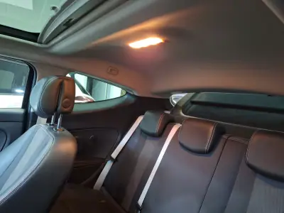 Renault Mégane Coupe 2013 - 9900 EUR, 177543 km - AUTO.MOTO.pt - 177543km - foto 11 de 17