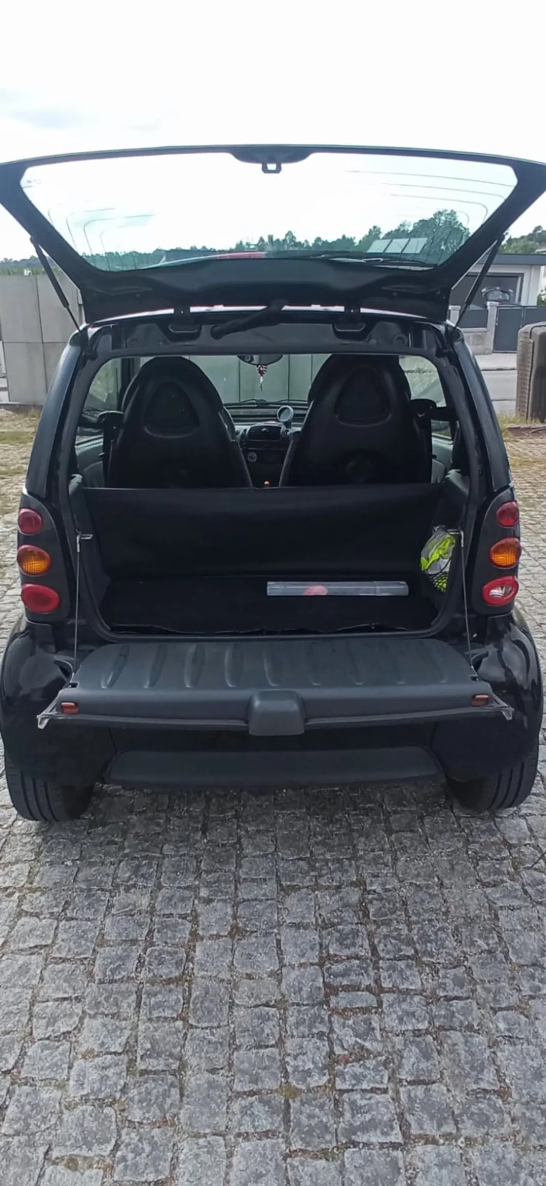 Smart ForTwo Coupé 2004 - 2150 EUR, 179 km - AUTO.MOTO.pt - 179km - foto 4 de 7