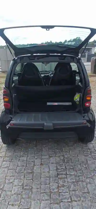 Smart ForTwo Coupé 2004 - 2150 EUR, 179 km - AUTO.MOTO.pt - 179km - foto 4 de 7