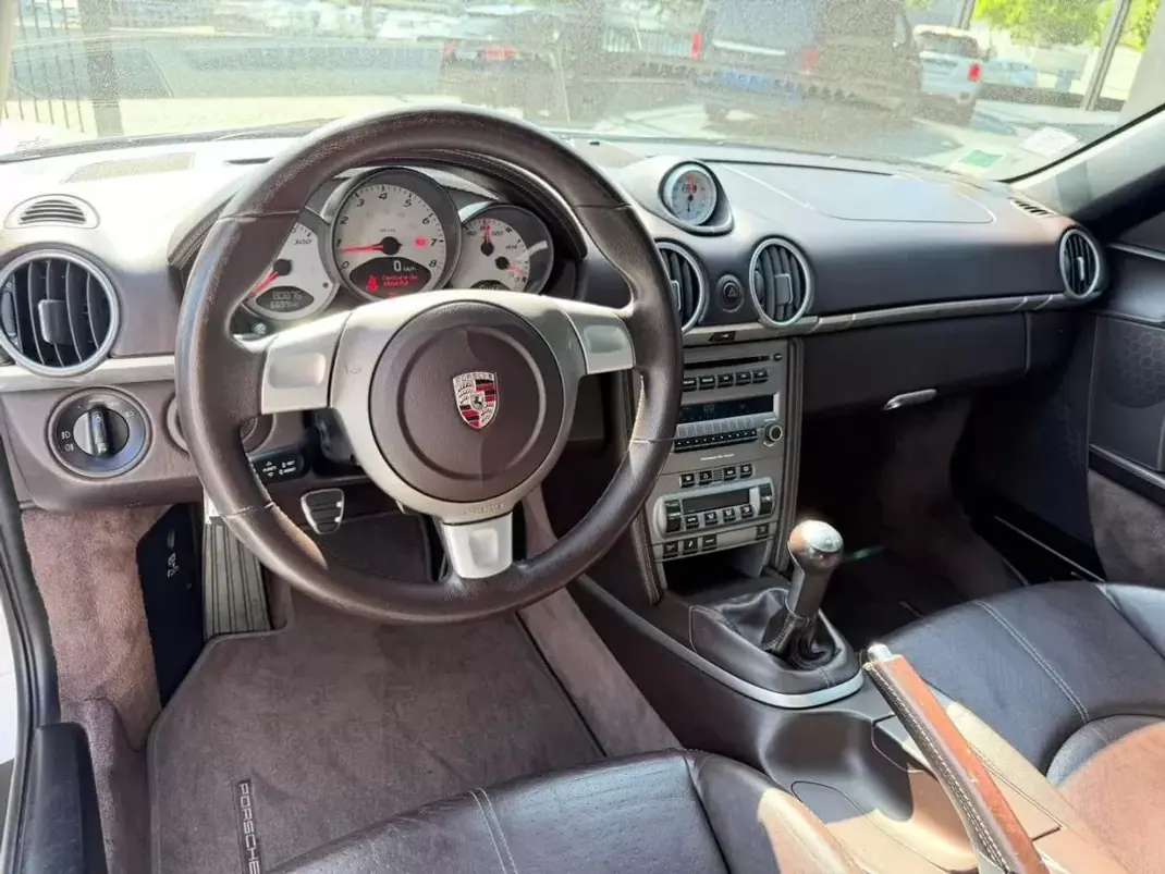Porsche Boxster 2006 - 36500 EUR, 80000 km - AUTO.MOTO.pt - 80000km - foto 12 de 20