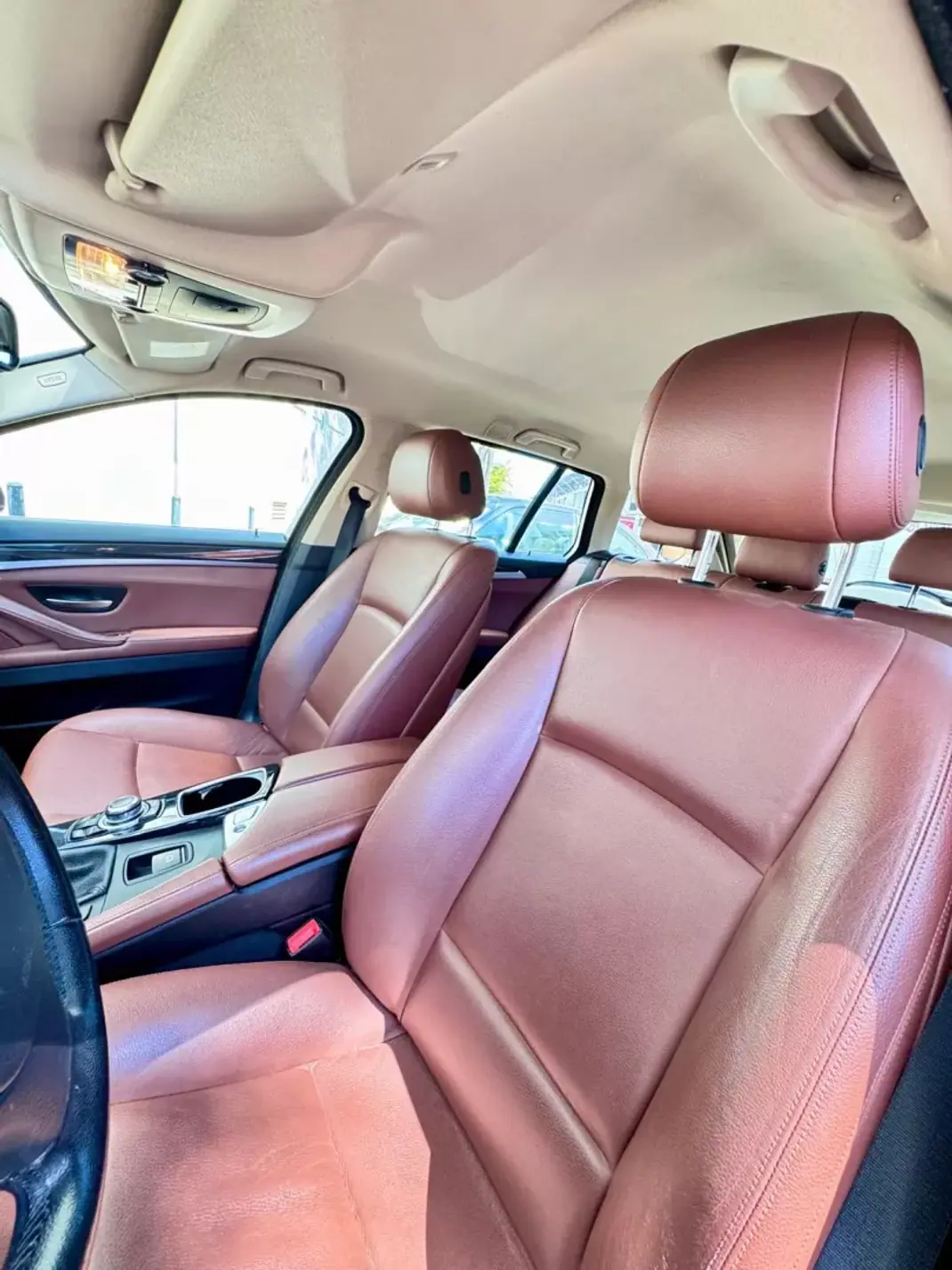 BMW 518 2014 - 13900 EUR, 219000 km - AUTO.MOTO.pt - 219000km - foto 10 de 20