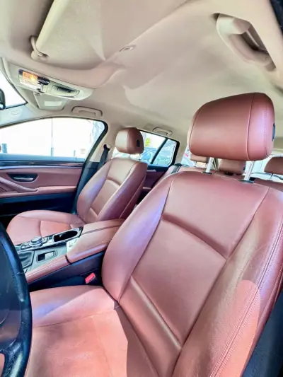 BMW 518 2014 - 13900 EUR, 219000 km - AUTO.MOTO.pt - 219000km - foto 10 de 20