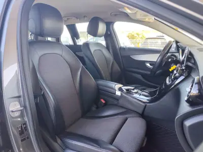 Mercedes-Benz C 180 2018 - 20990 EUR, 221000 km - AUTO.MOTO.pt - 221000km - foto 8 de 18