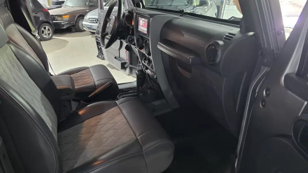 Jeep Wrangler 2010 - 35000 EUR, 129687 km - AUTO.MOTO.pt - 129687km - foto 44 de 47