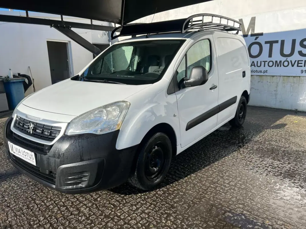 Peugeot Partner 2016 - 6950 EUR, 215000 km - AUTO.MOTO.pt - 215000km - foto 1 de 6