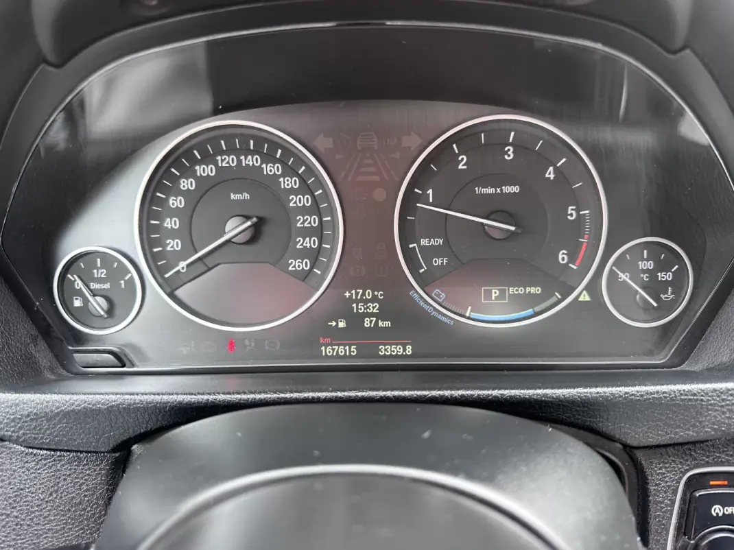 BMW 320 2012 - 12900 EUR, 167615 km - AUTO.MOTO.pt - 167615km - foto 36 de 57