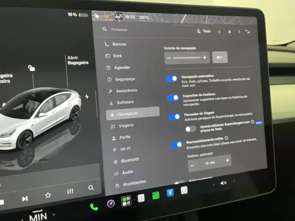 Tesla Model 3 2023 - 29750 EUR, 68000 km - AUTO.MOTO.pt - 68000km - foto 26 de 44